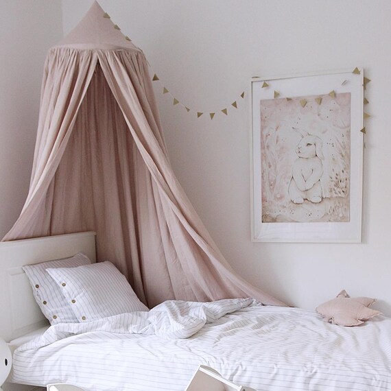 Hanging canopy over bed discount