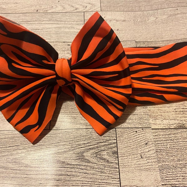 Cincinnati football, who dey, tiger striped bows