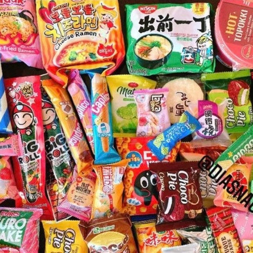 Snacks exotiques + boissons, Snacks japonais, Snacks asiatiques, Snacks du monde entier, Vacances, Saint-Valentin, Anniversaire, Ramen, Soda, Mochi Valentine Sale