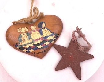 Cuore di campagna primitivo "Amici" da appendere alla parete in legno e ornamento a stella, arte popolare
