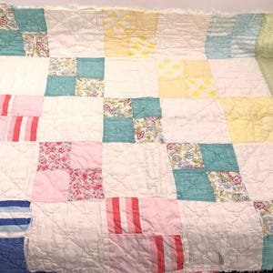 Vintage 1930s Patchwork Quilt Scrap 21x24 | Cutter Quilt Piece | Antique Fabric for Crafts, Sewing, Quilting