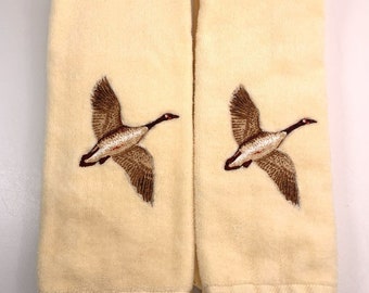 Vintage Martex Yellow Bathroom Hand Towels Geese Applique USA Set of 2