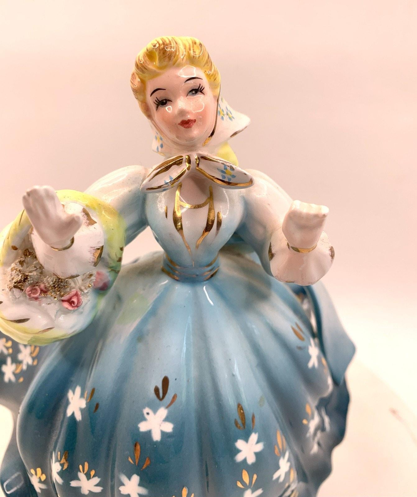 陶器の少女フィギュア レースドレス Porcelain girl figurine dress with flowers - Etsy 日本