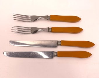 Vintage Butterscotch Bakelite Fork & Dinner Knifes Set of 4 Dinnerware Kitchenware