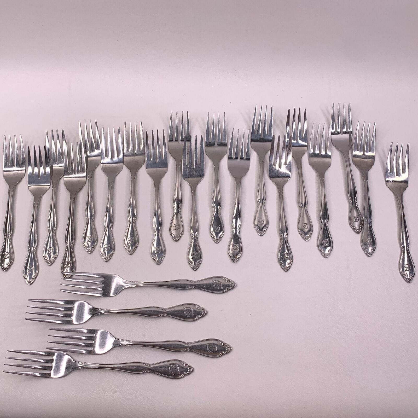 23 Pc Custom Craft Stainless Flatware Korea Monogram D Floral