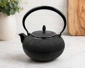 Vtg Japanese Cast Iron Tetsubin Teapot Hobnail Pine Cone Lid Black Tea Kettle