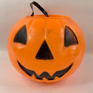 Vintage 8&#39; Halloween Blow Mold Jack O Lantern Pumpkin Candy Treat Bucket Pail