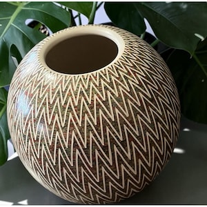 Mata Ortiz Pottery Leonel Lopez Saenz Zig Zag Etched Olla Vase Multicolor Mexico