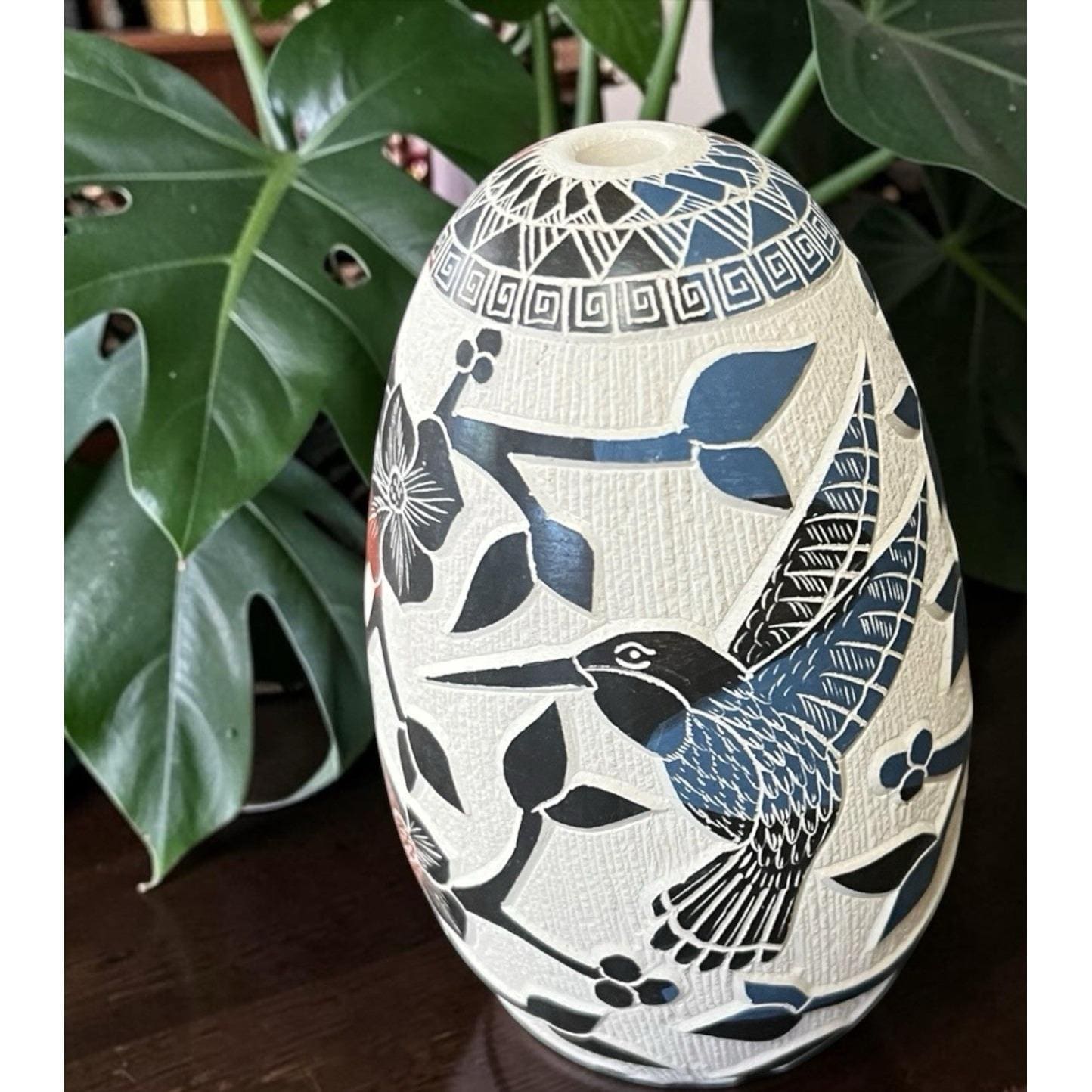Mata Ortiz Pottery Lupita Quezada Carved Hummingbird Seed Pot Mexican Folk Art