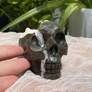 310g Natural Calcite Crystal skull,Hand Carved Skull,Crystal Skull,Reiki Healing Statue Collection,Mineral Specimen,Home decor,Crystal Gift