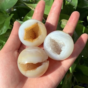 35mm+ Natural Agate Geode Ball,Quartz Crystal Ball,Crystal Sphere,Mineral Specimen,Home Decor,Crystal Energy,Reiki Healing,Crystal Gift 1pc