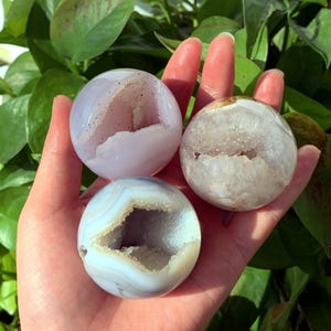 45mm+ Natural Agate Geode Ball,Quartz Crystal Ball,Crystal Sphere,Mineral Specimen,Home Decor,Crystal Energy,Reiki Healing,Crystal Gift 1pc