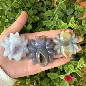 Handmade Agate Geode Spider, Quartz Crystal Carving, Home Decor