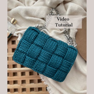 Crochet bag pattern, video tutorial, step by step pattern, high fashion purse, diy crocheted purse, unique design, t-shirt yarn fashion