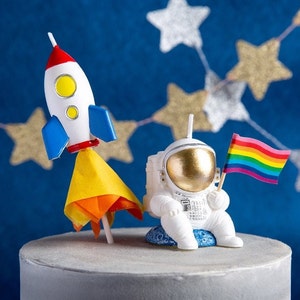 Astronaut Candle, Outer space Candle, Rocket Ship Candle, Kids Birthday Candles, Cake Toppers, Boys Gift, Space Dream, Astronaut Dream Gift