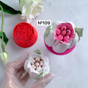 Buse à glaçage tulipe XXL : astuce pour décorer un gâteau avec des fleurs de guimauve