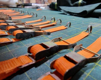 Correas hechas a mano para crawler RC a escala 1/10, hebilla de latón, decorativas