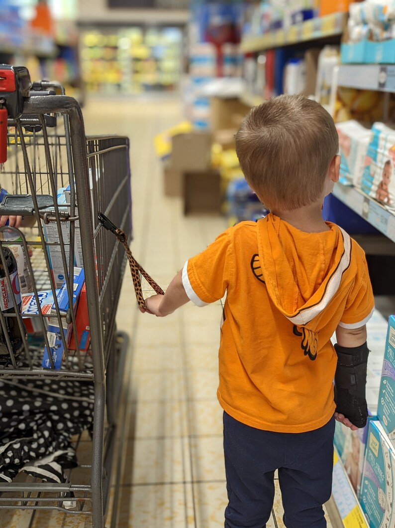 Toddler Hands Free Safety Device Wrist Strap Parking Lot Safety Travel With Children Baby Shower