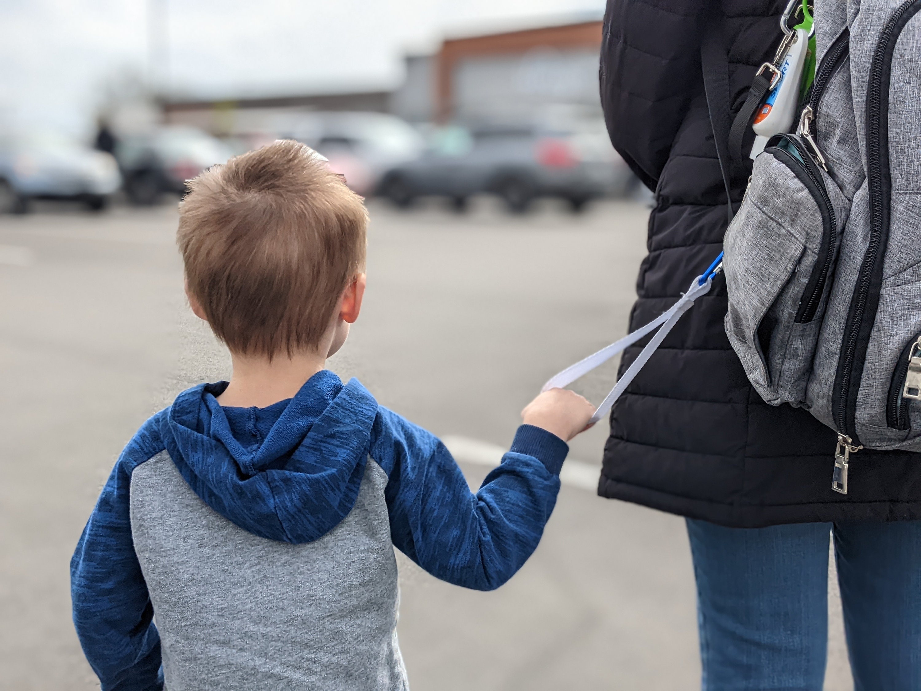 Toddler Hands Free Safety Device Wrist Strap Helping Handle Parking Lot Safety Travel With