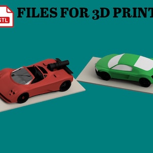 Può includere: Due modellini di auto, una rossa e una verde, sono esposti su uno sfondo turchese. L'auto rossa ha un design unico con un elemento nero sulla parte superiore. L'auto verde ha una striscia bianca sul tetto. Il testo in alto recita "FILES FOR 3D PRINT".