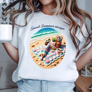 PNG de uma doce escapada de verão, sublimação de piquenique na praia com a vovó costeira, arte de manta de crochê com conchas, estética de férias de verão, garota da praia