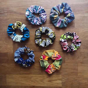 Cotton wax scrunchie, the colorful multi-functional accessory!