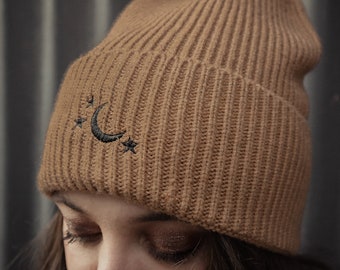 Embroidered Beanie With Moon and Stars // Beige, Warm Beanie