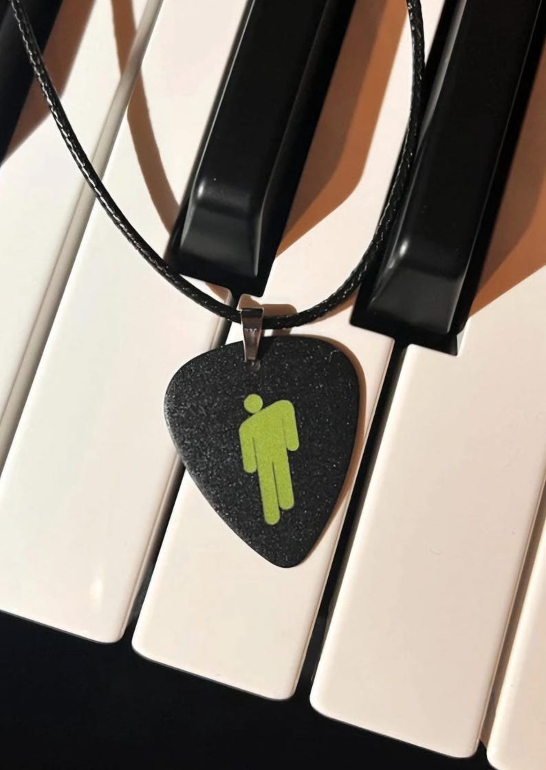 Billie Eilish | Guitar pick necklace | Blue and Green Green-Leather look