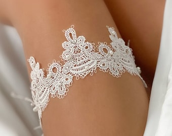 Bridal garter Boho bridal garter Lace Wedding garter Beaded wedding garter Saten garter Thin bridal garter White wedding garter silk