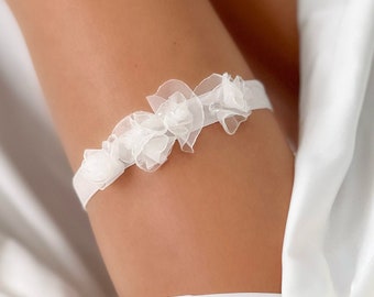 Bridal garter with flower, Wedding garter, Flower wedding garter, Lace garter, Thin bridal garter, Silk bridal garter