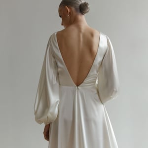 Robe de mariée ivoire, robe de mariée Aline, robe de mariée élégante, robe de mariée en soie, robe de mariée sexy, robe de mariée minimaliste image 2