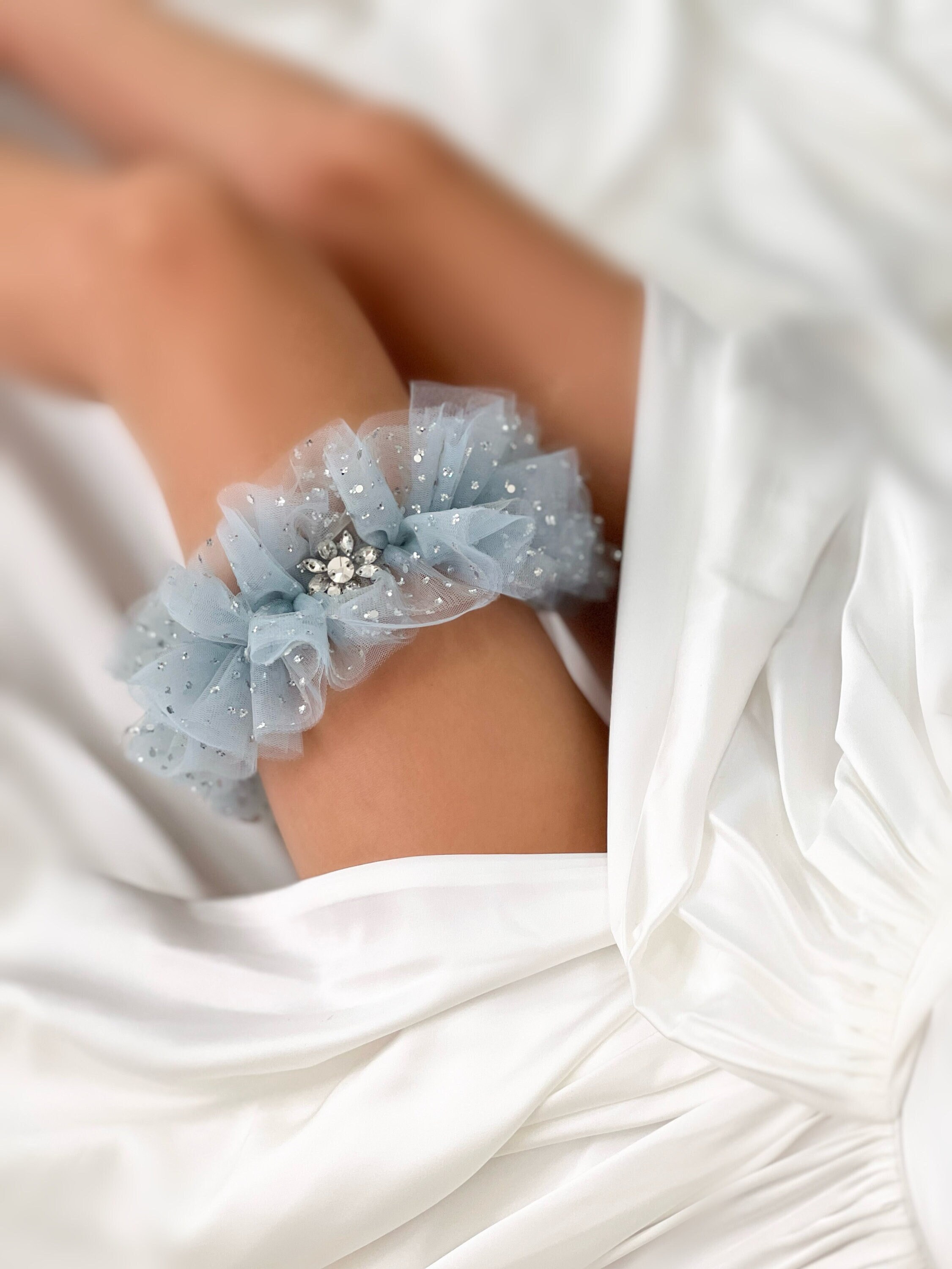 Whimsical Ivory Tulle Wedding Garter With Pearls, Fancy Frilled Lace Garter  for Bride With Ribbon Bow, Elegant Victorian Jeweled Leg Garter 