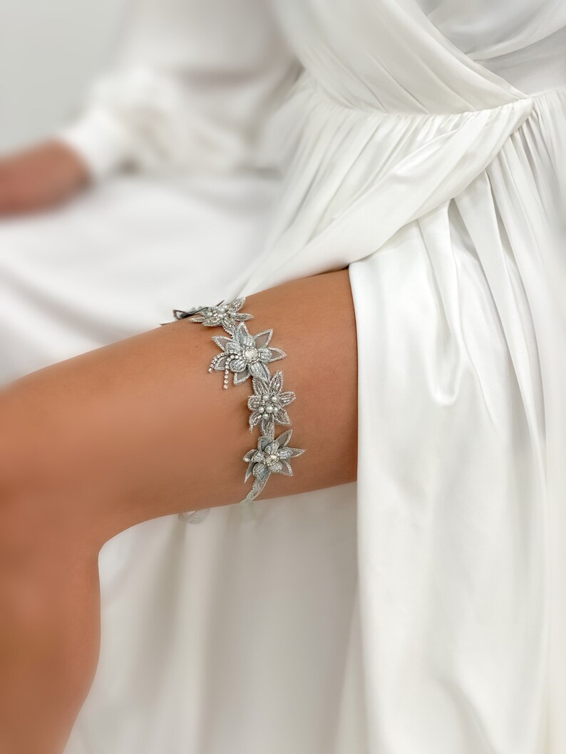 Bridal garter with lace, Blue wedding garter, Gray wedding garter, Floral garter, Lace bridal garter, Dusty blue wedding garter embroidered imagem 1