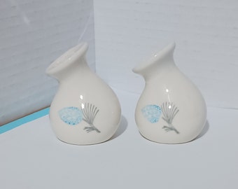 Ceramic Salt Shakers with Blue Pinecone