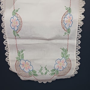 Hand Embroidered Dresser Scarf/Table Runner with Flowers and Lace Trim 12.5&quot;x36&quot;
