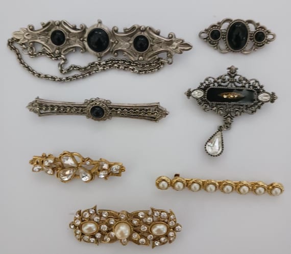 1928 Collection of Pins and Brooches Set of 7 - image 1