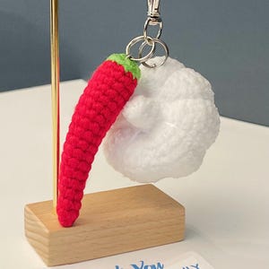 Handmade Crochet Garlic Chili Pepper Keychain Set, Foodie Bag Charm, Amigurumi Kitchen Accessory
