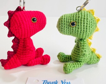Crochet Baby Dinosaur Keychain – Handmade Amigurumi Dino Charm, Kawaii Backpack & Bag Accessory