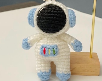 Astronaut Keychain – Handmade Crochet Space Explorer Gift