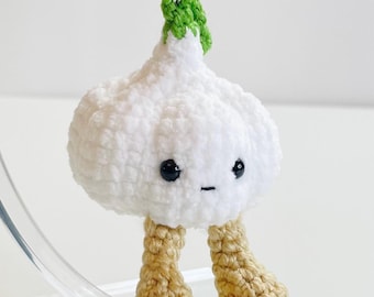 Crochet Baby Garlic Keychain, Amigurumi Vegetable Charm, Kawaii Food Bag Accessory, Handmade Veggie Gift