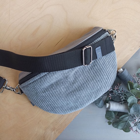 Crossbody-Bag „Caro“ / Cord Grau und Polsterstoff Lederoptik Graphitgrau / Schultertasche Bauchtasche Hip-Bag