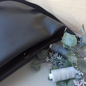 Shopper Sophie / black faux leather and black faux leather button look / bag handbag shoulder bag women black image 4