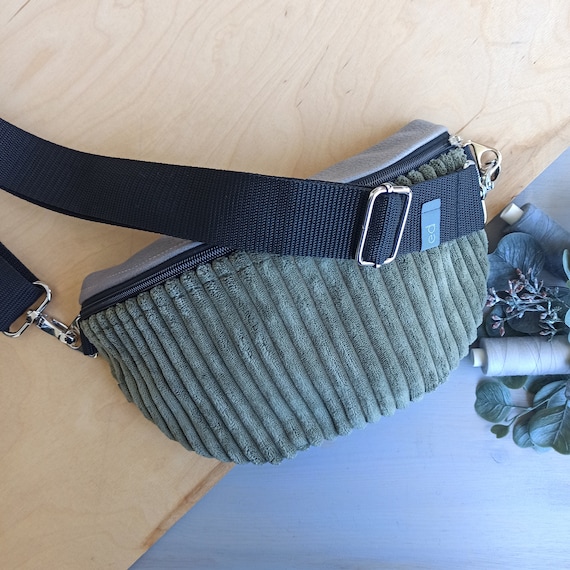 Crossbody-Bag „Caro“ / Cord Grün und Polsterstoff Lederoptik Graphitgrau / Schultertasche Bauchtasche Hip-Bag