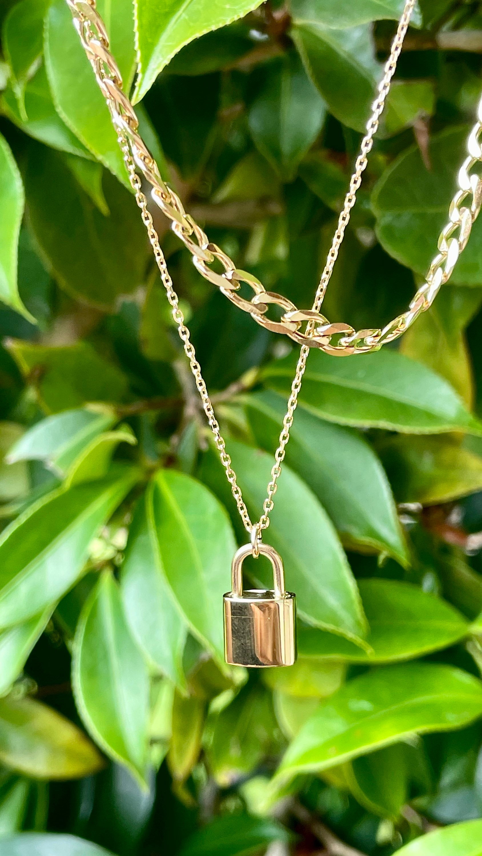Louis vuitton on sale gold lock necklace