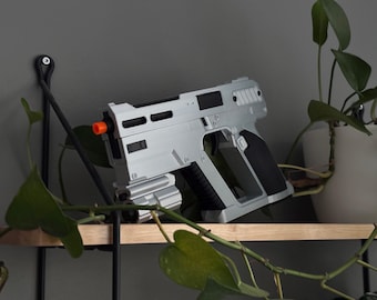 Pistola P2 Peacemaker - replica cosplay stampata in 3D