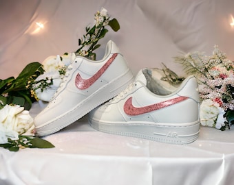 Nike Air Force 1 x ROSE PAILLETTES . Neuves New - Custom. Chaussures Cadeau, soirée, mariage