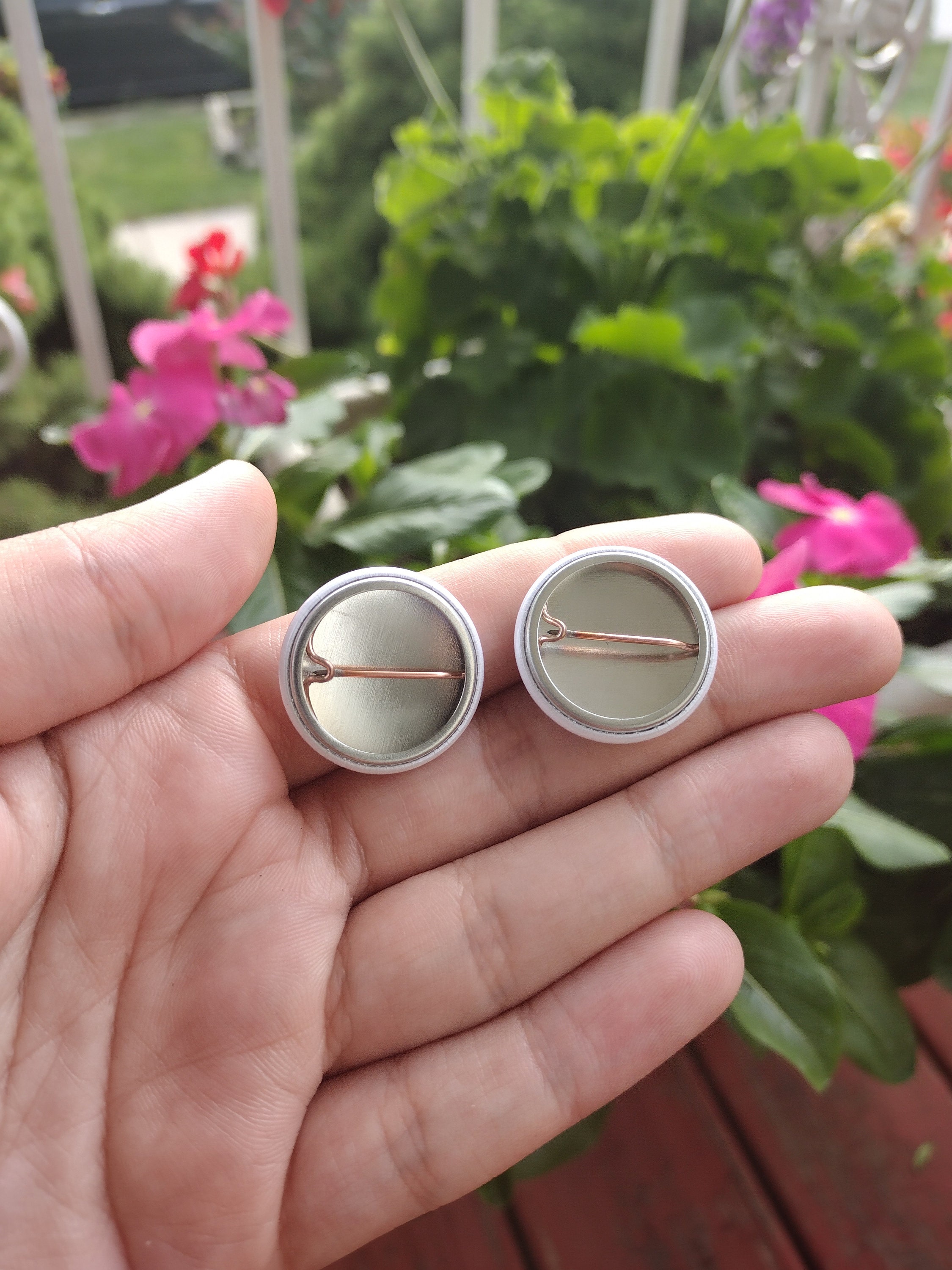 Custom 1 inch Metal Litho Tab Buttons –