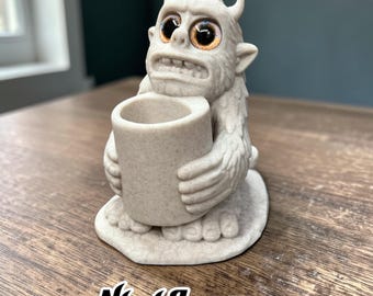 Test Print, 3D printed Yeti Pen Holder, 16mm glass eyes, no defects, original design, Please read description for more info