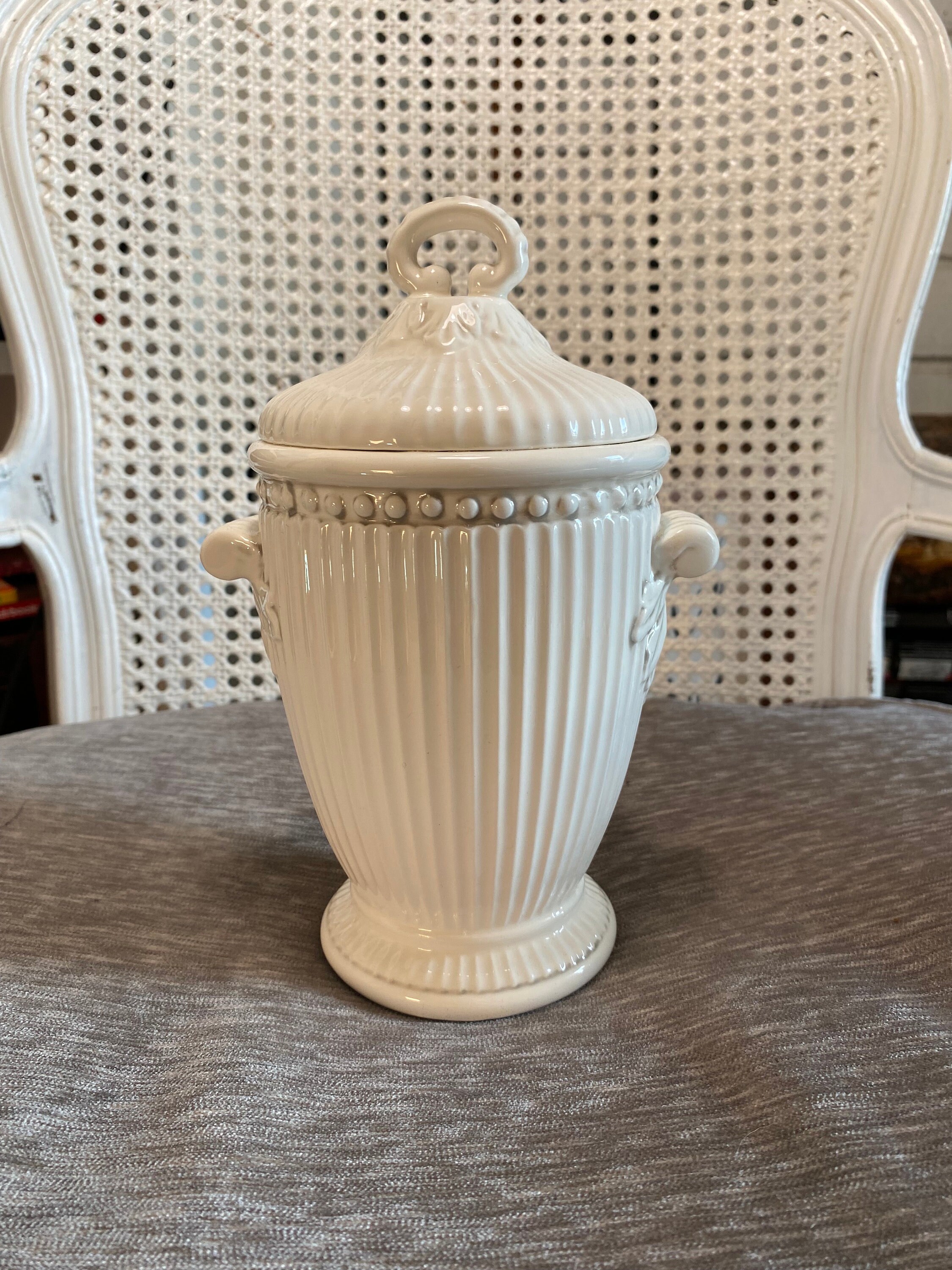 Vintage - American Atelier - At Home - Athena - 5166 - Small
