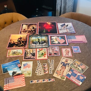 Set van 20 - vintage - patriottische wandkleden - handgemaakt - ansichtkaarten en afbeeldingen - 13 zijn gemonteerd op karton en papier - verschillende maten